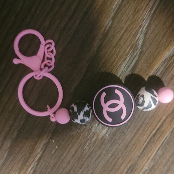 Accessories - Pink and cheetah KeyChain